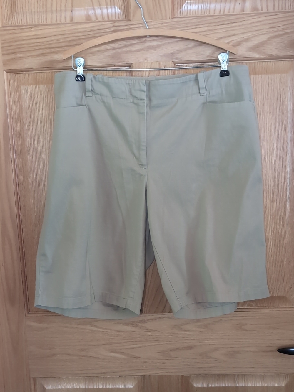 Sz 16 W Talbots Women's Camel Bermuda Shorts